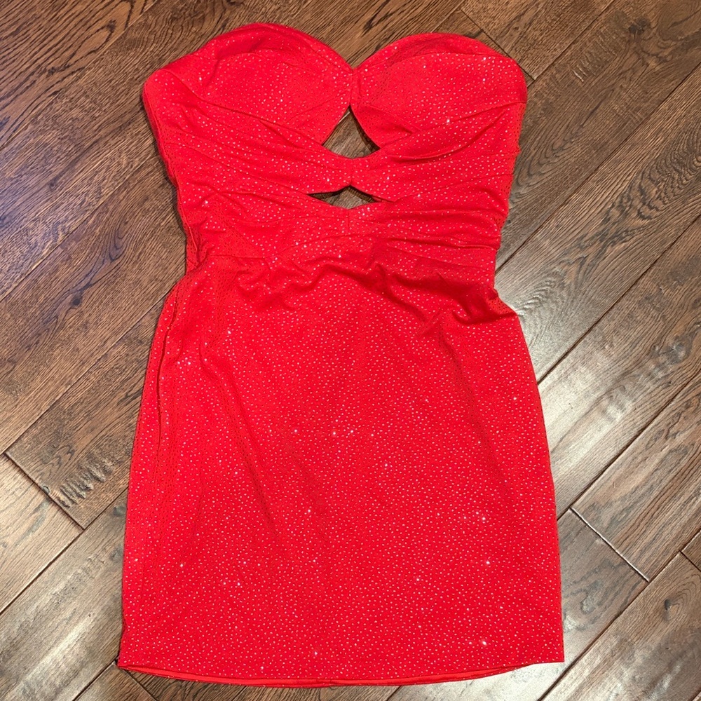 Elegant Red Strapless Keyhole Midi Dress